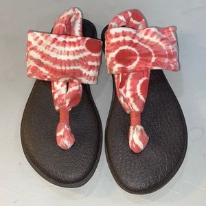 Sanuk Pink Tye-Dye Sandals sz.5